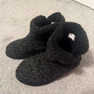 Black comfy house slipper boots size 5-6